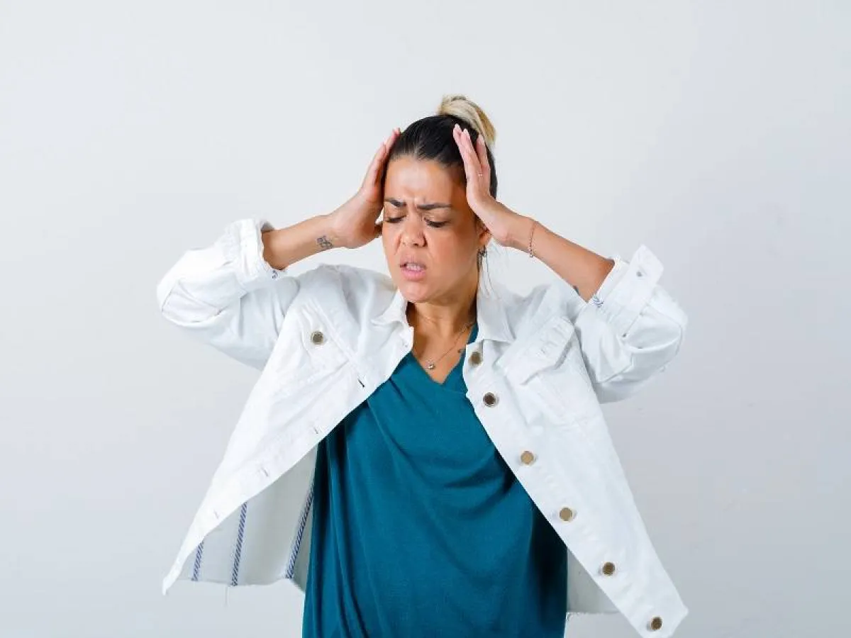 تمنع الإصابات أو الالتهابات مثل: التهاب السحايا الجرثومي، أنسجة المخ من امتصاص السائل الدماغي؛ مما يؤدي لاستسقاء الدماغ