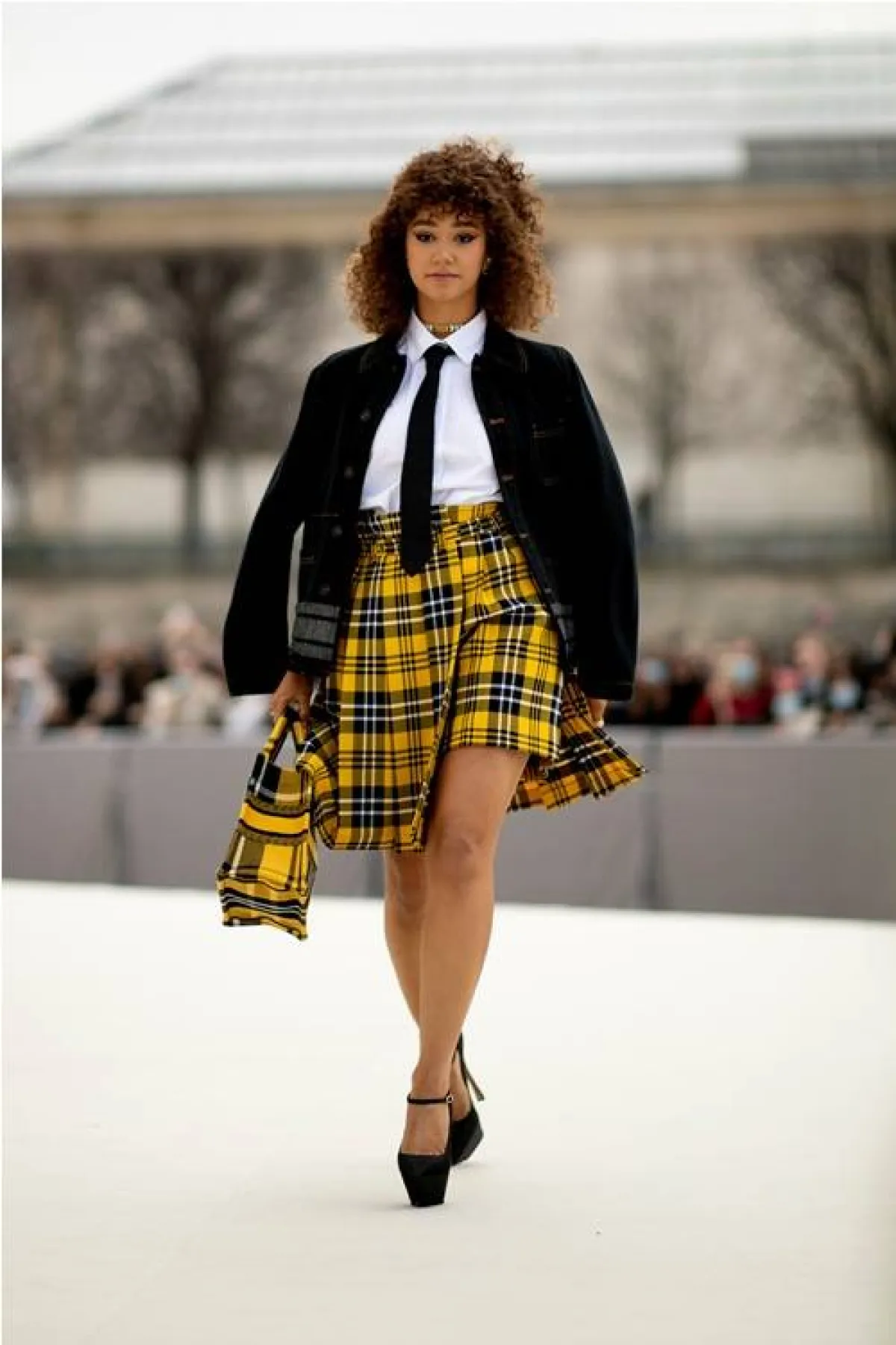 تنورة خصر عالٍ من ستريت فاشن Street Fashion