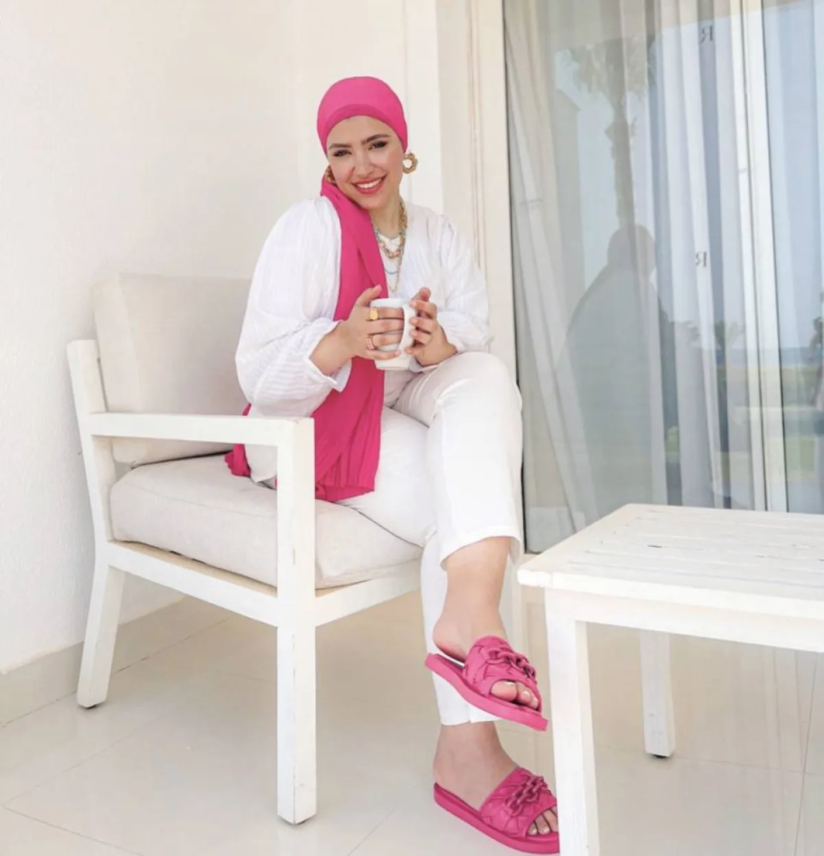 دينا رزق بإطلالة كاجوال