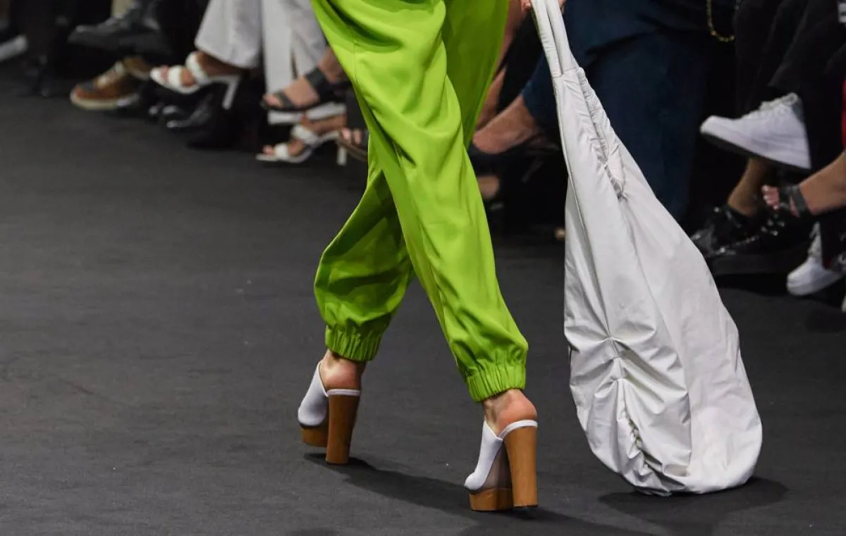 موديلات أحذية بكعوب عريضة