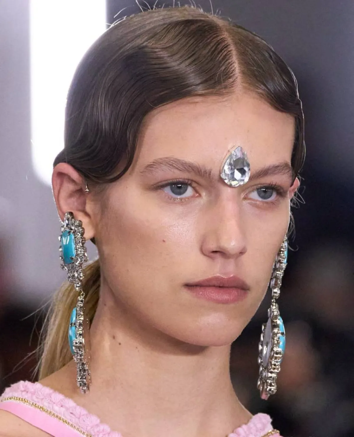 كريستال ولؤلؤ في المكياج Crystallized Makeup