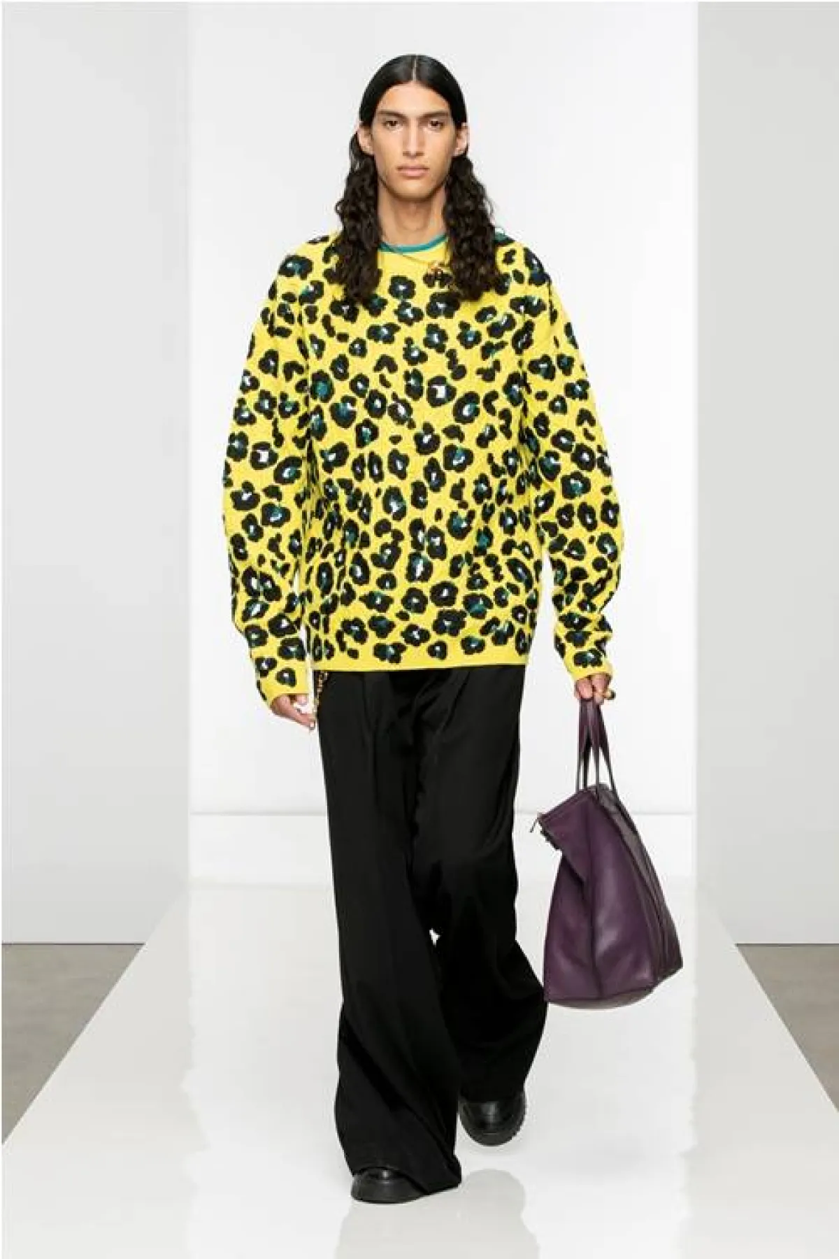 كنزة صوف أوفر سايز من فيرساتشي Versace