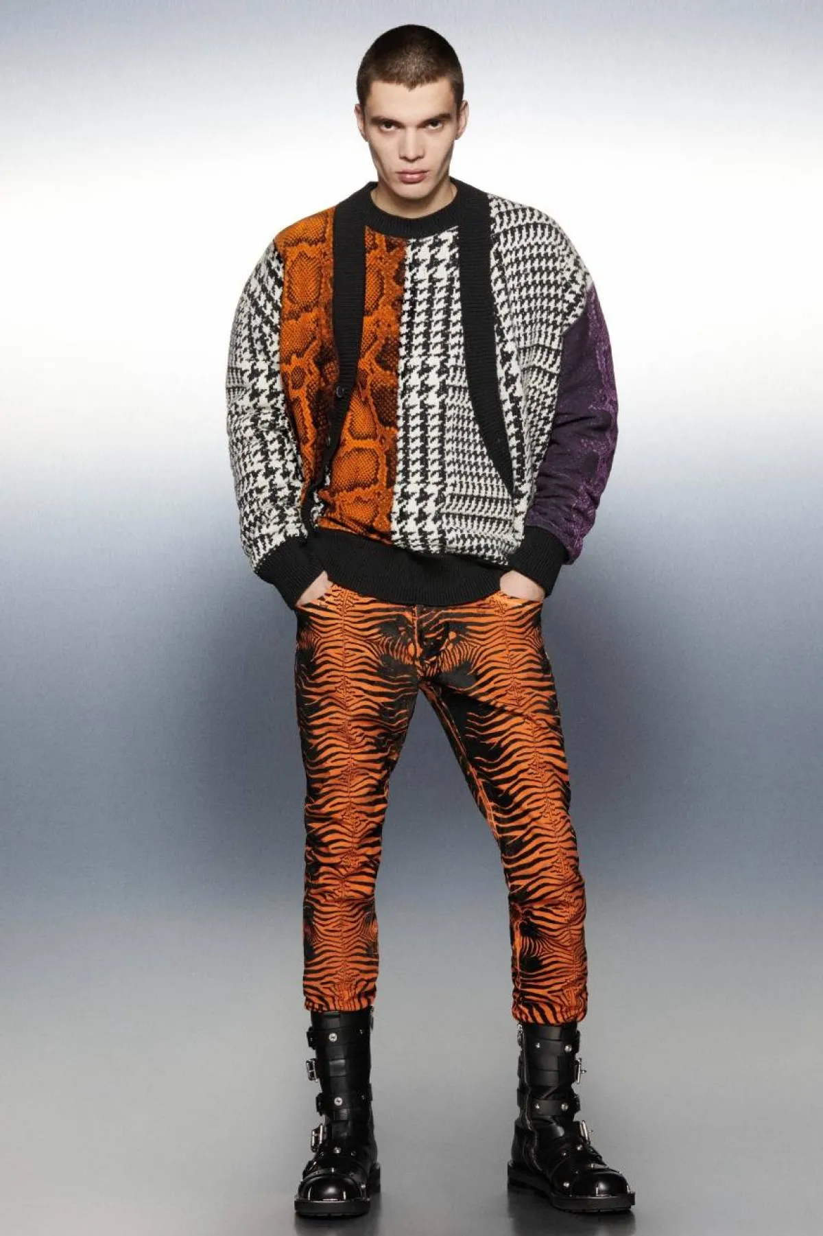 بلوفر كاجوال ملون من روبرتو  كافالي Roberto Cavalli 