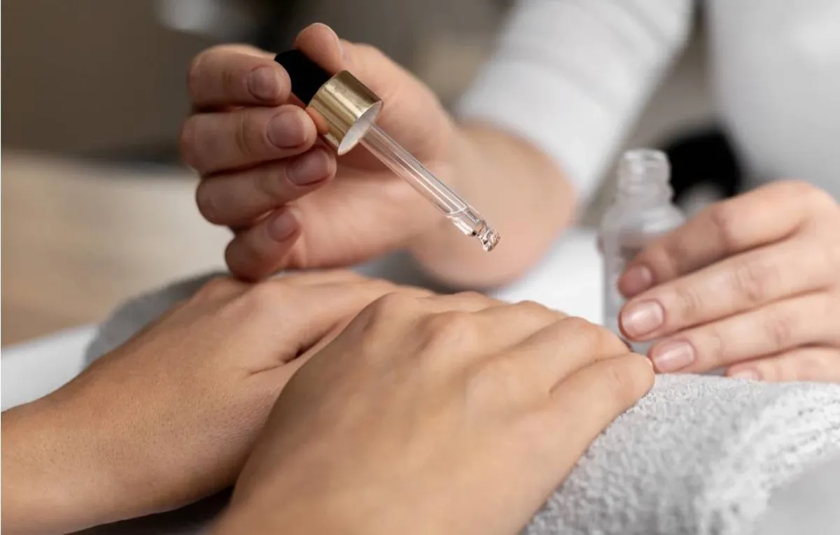 طريقة تطويل الأظافر بالزيوت