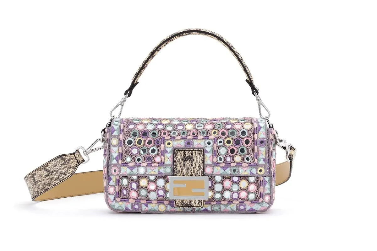  عرض فندي باغيت Fendi Baguette 