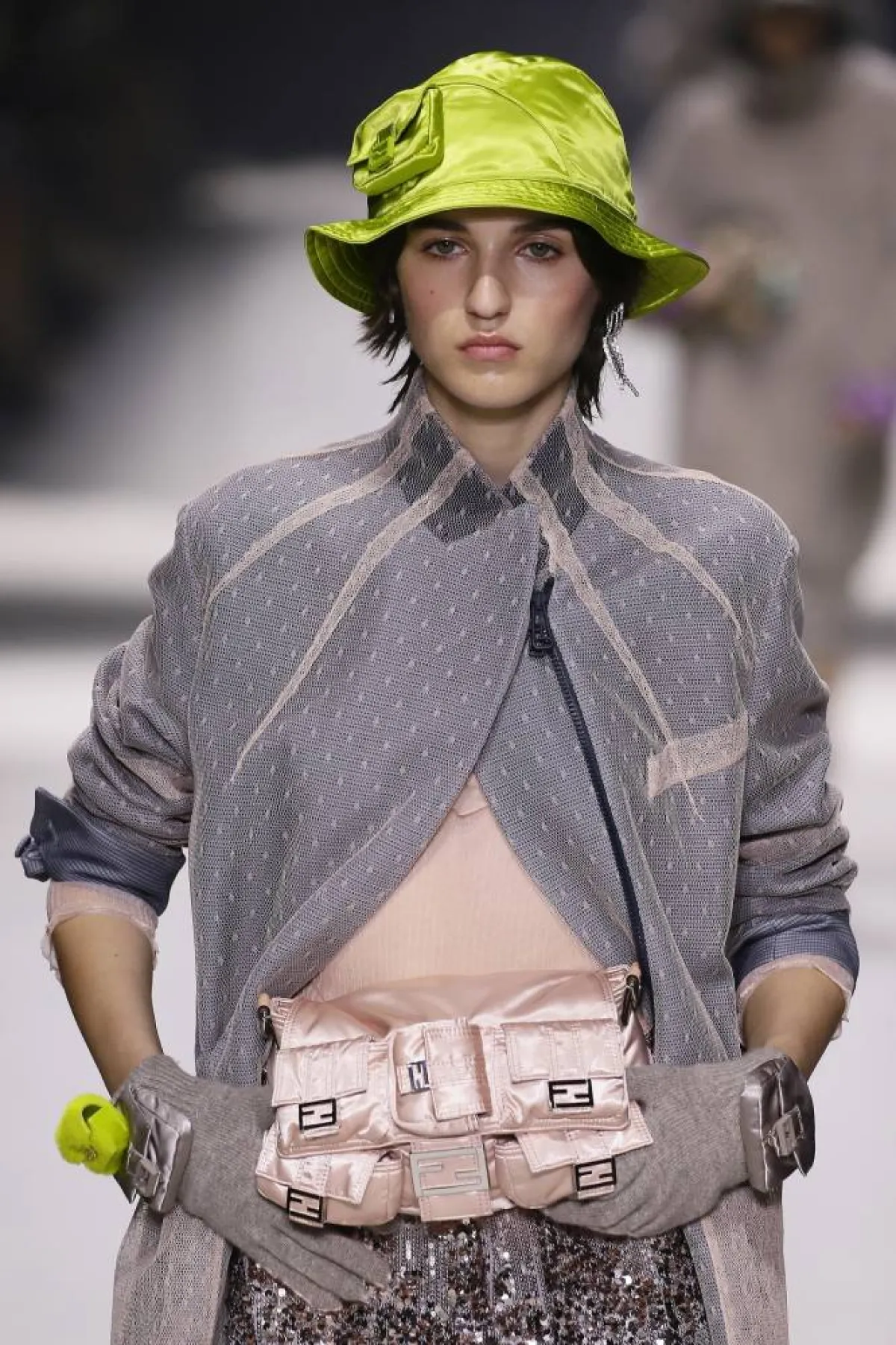 مجموعات عرض فندي باغيت Fendi Baguette 