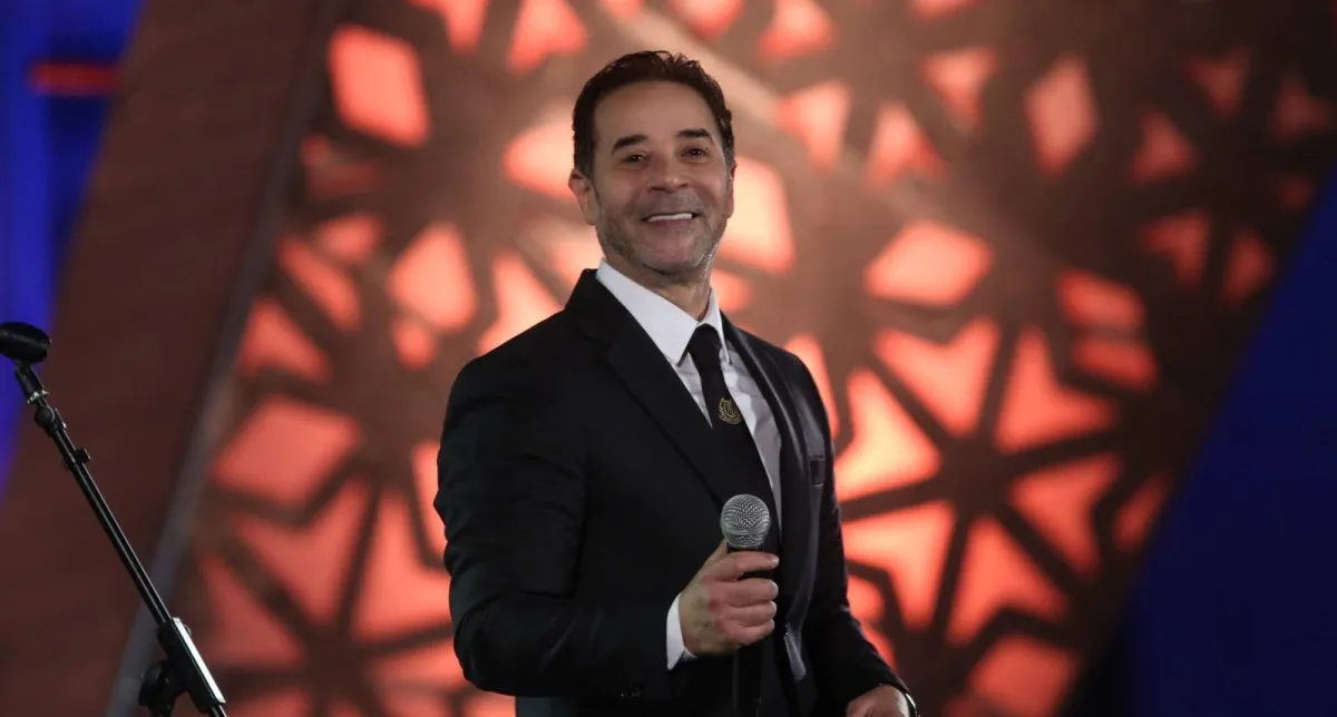 مدحت صالح الصورة من حسابه على فيسبوك