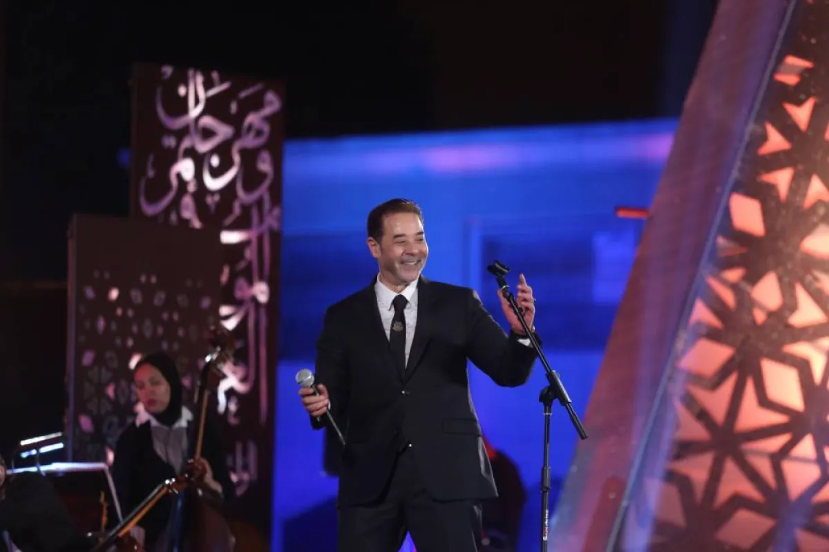 مدحت صالح الصورة من حسابه على فيسبوك