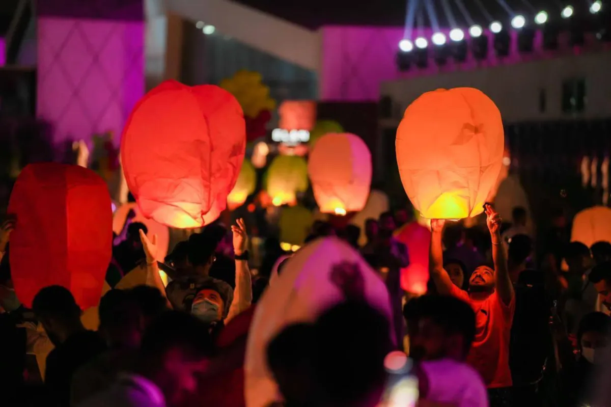 بوليفارد رياض سيتي تحتفي بذكراها السنوية بالأضواء والشموع  