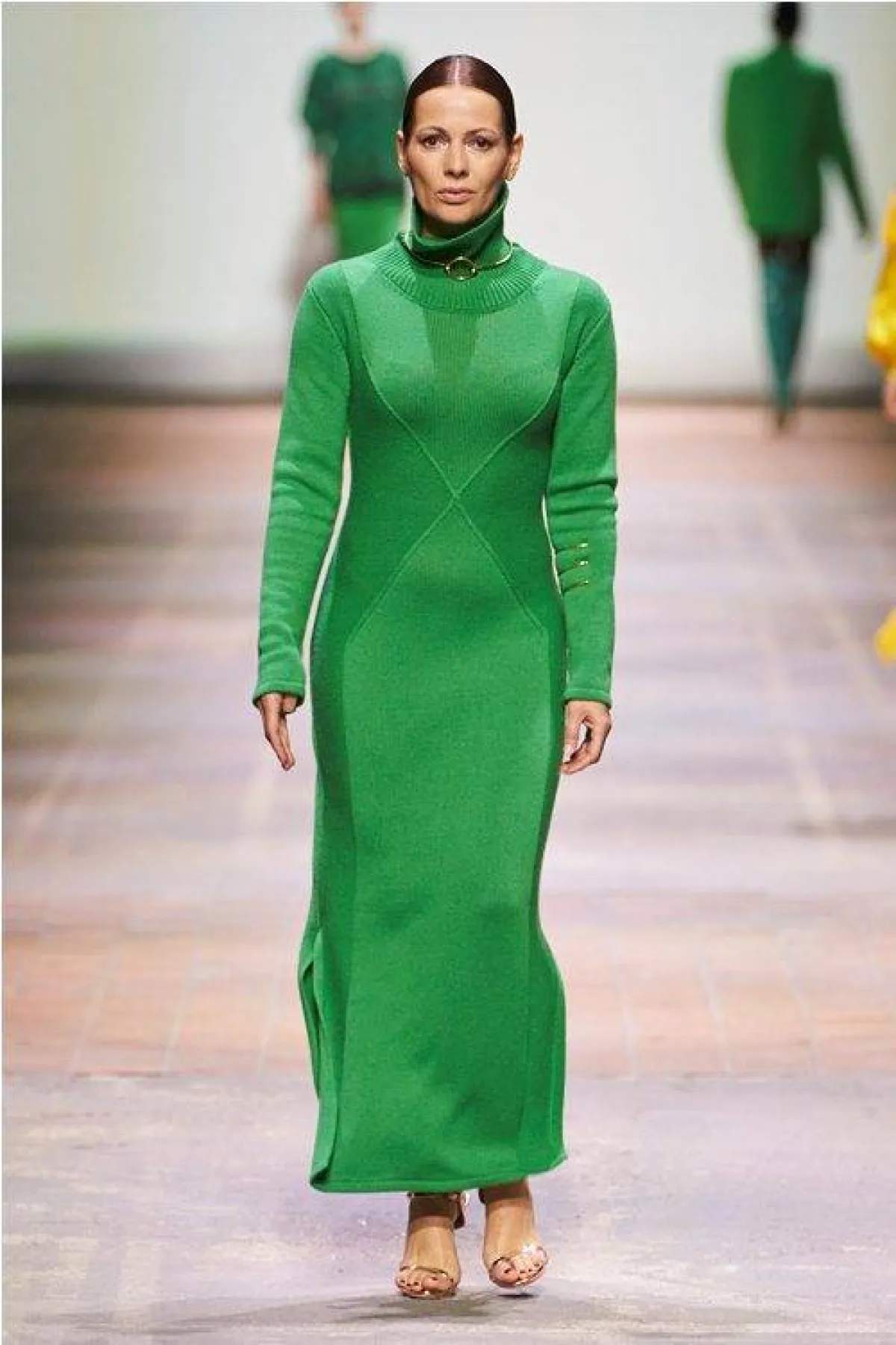 فستان ماكسي كاجوال لخريف 2022 من مارسيل أوسترتاج Marcel Ostertag