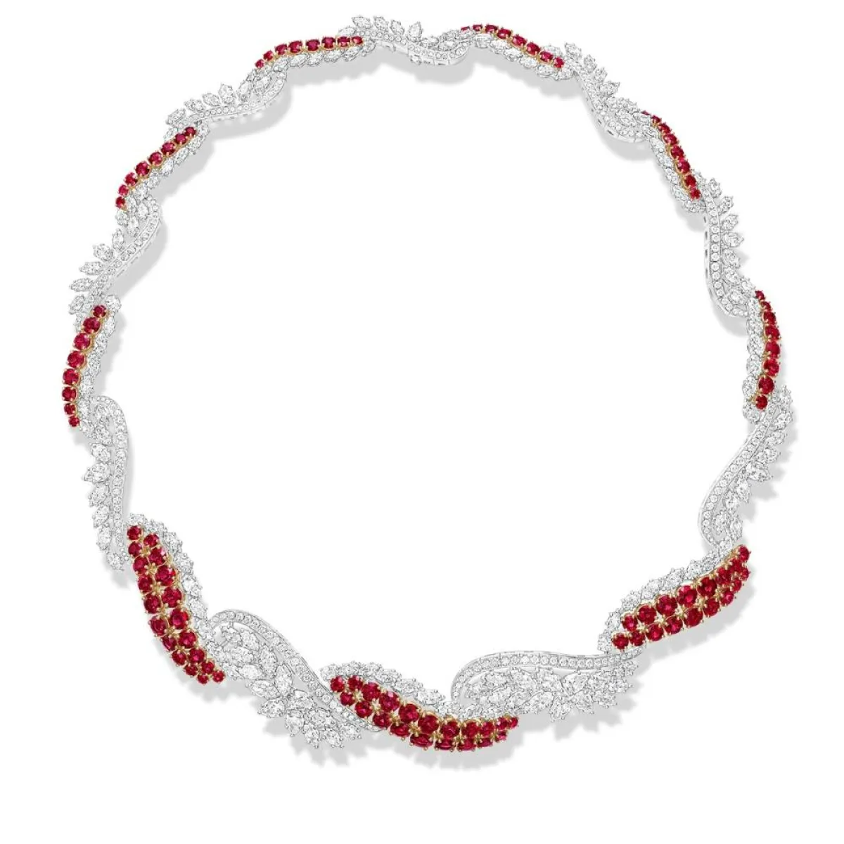 عقد Endless Love من هاري وينستون Harry Winston