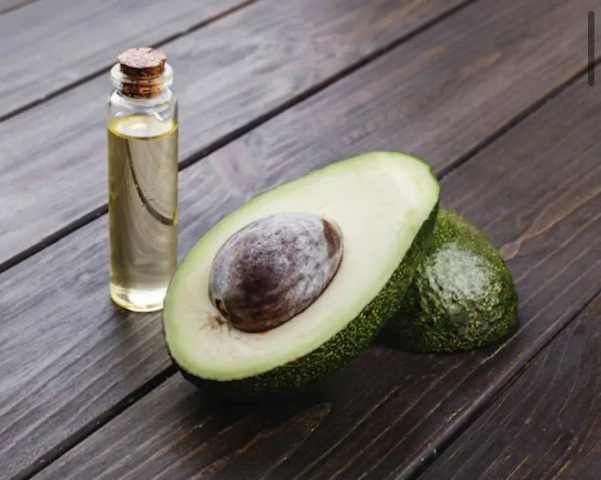علاج تجاعيد الرقبة بزيت الأفوكادو