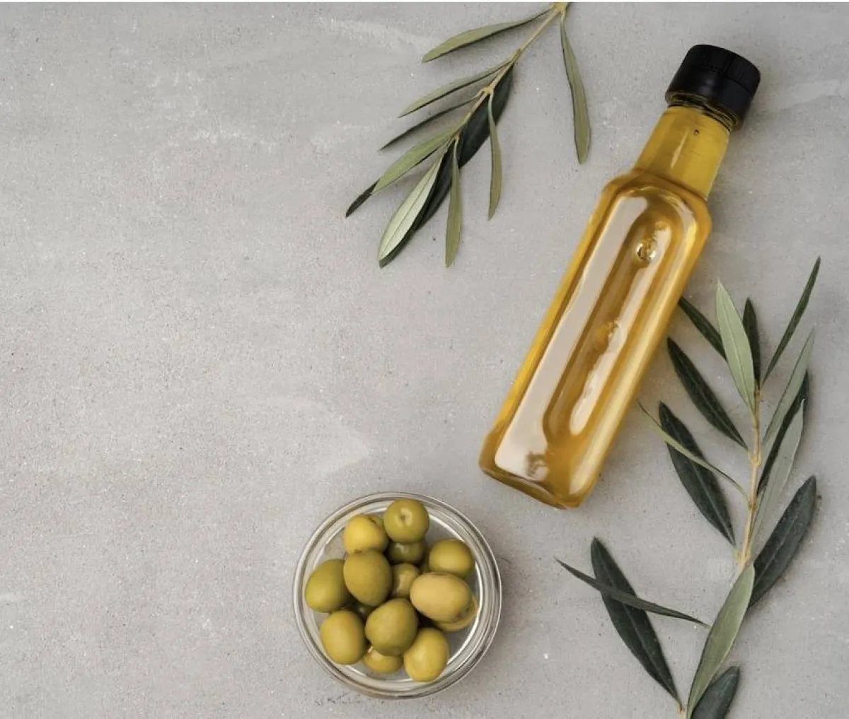 علاج تجاعيد الرقبة بزيت الزيتون