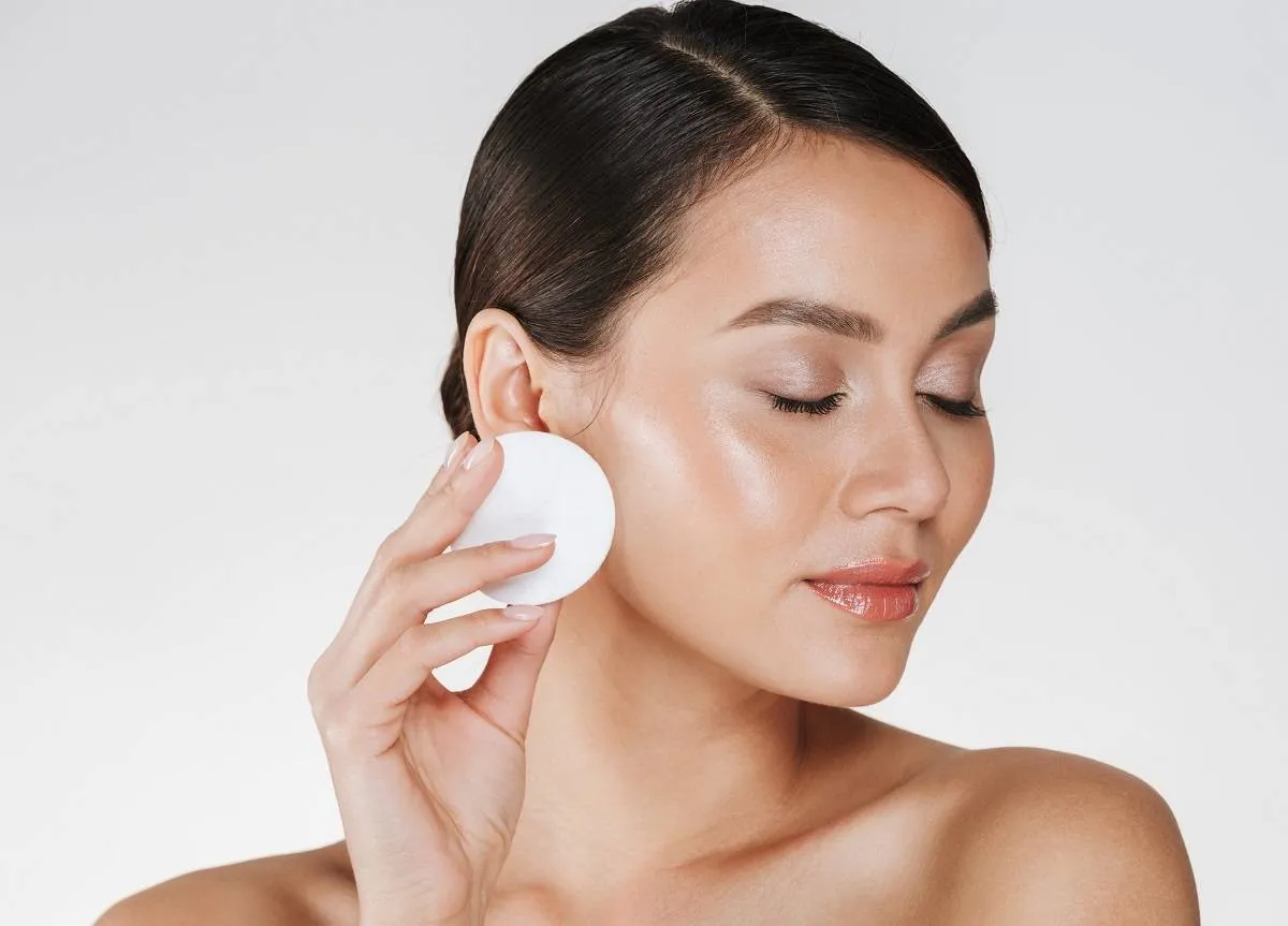 إزالة المكياج