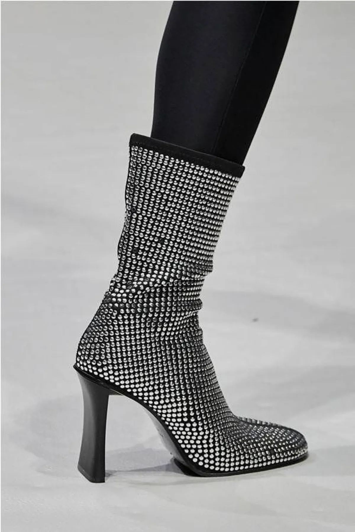 حذاء برَّاق من مداين «Madaen»