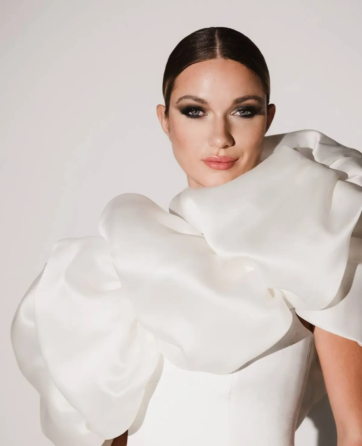 صور مكياج عيون جريء 2023