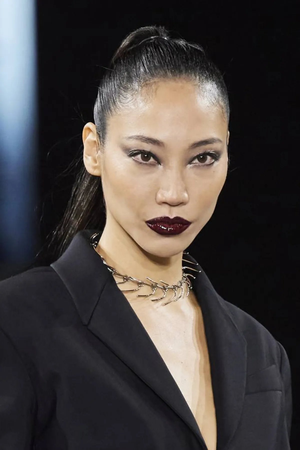 مكياج عروس عنابي