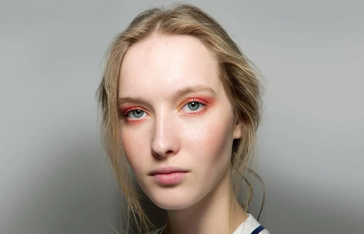 طريقة تطبيق مكياج مشمشي فاتح