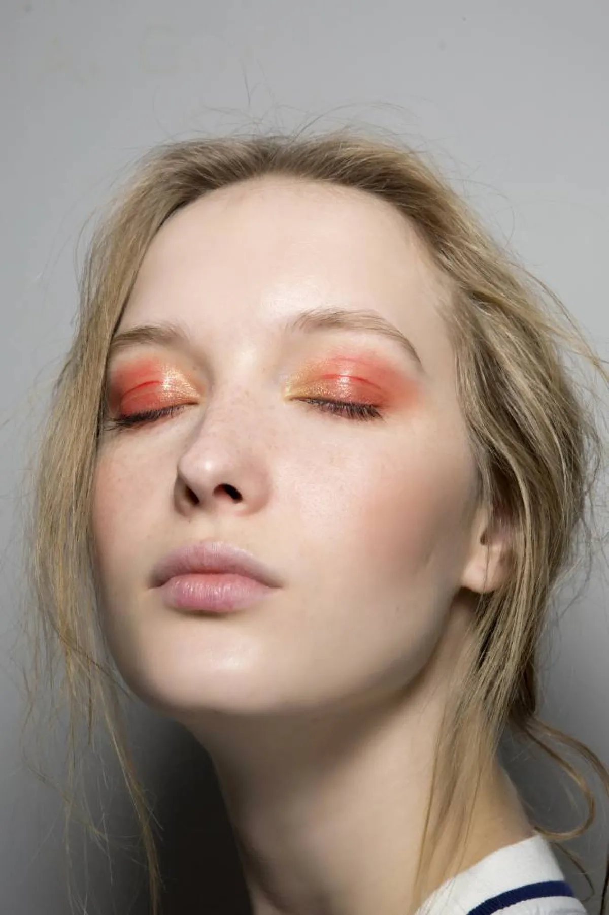 مكياج عيون مشمشي