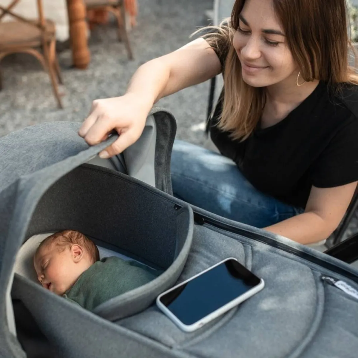 صورة تعبر عن عربة الأطفال