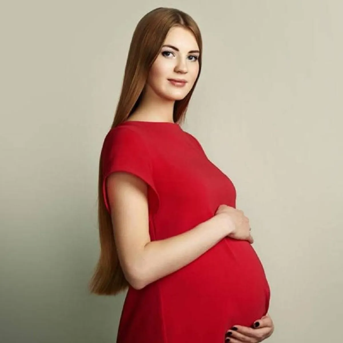 صورة لحامل في الشهر الثامن