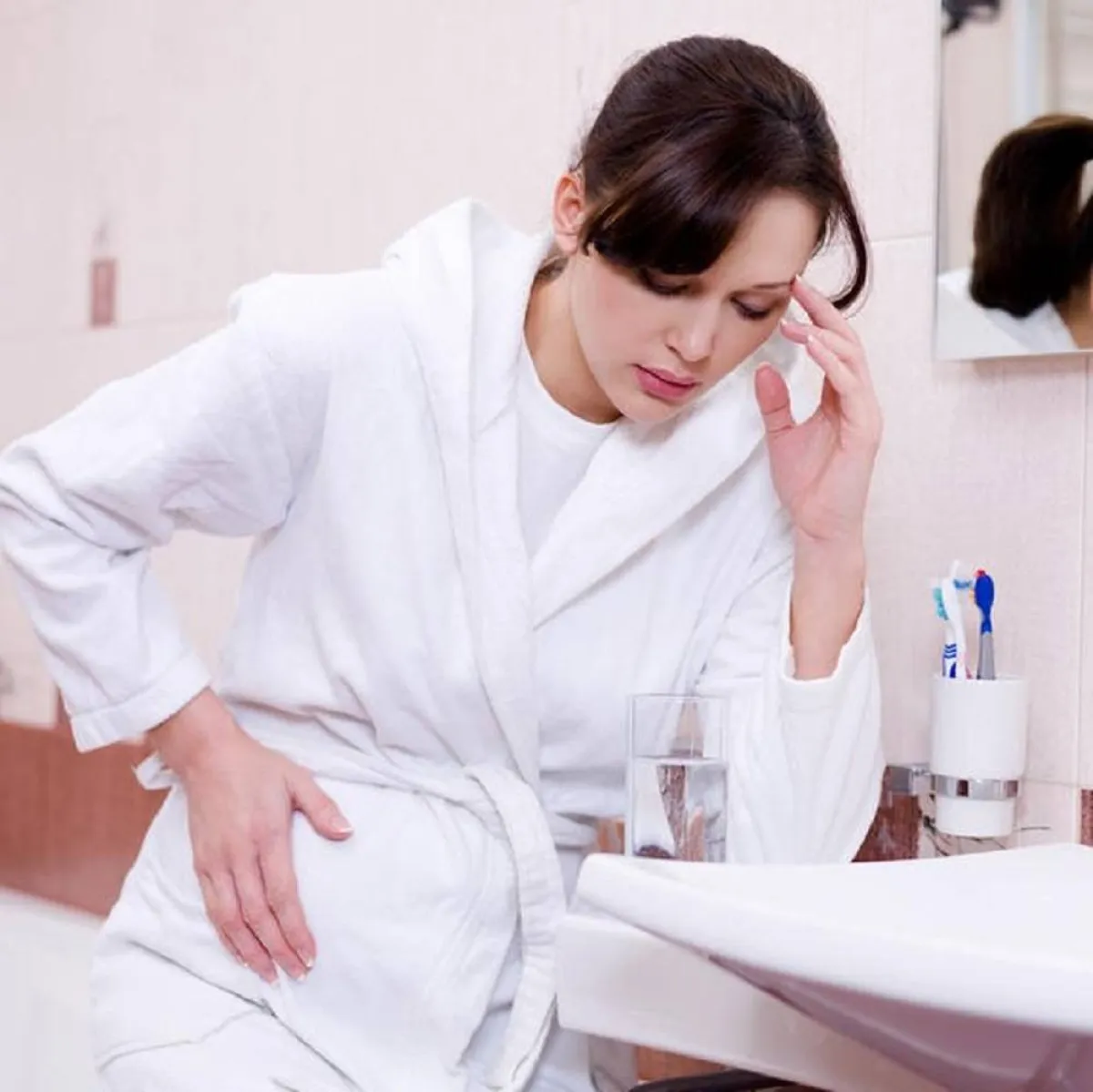 صورة لحامل تتوجع من بطنها