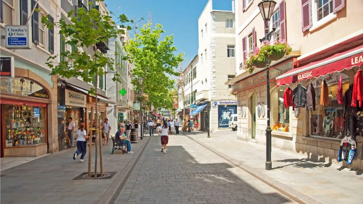 تشكل منطقة جبل طارق مركزاً للتسوق