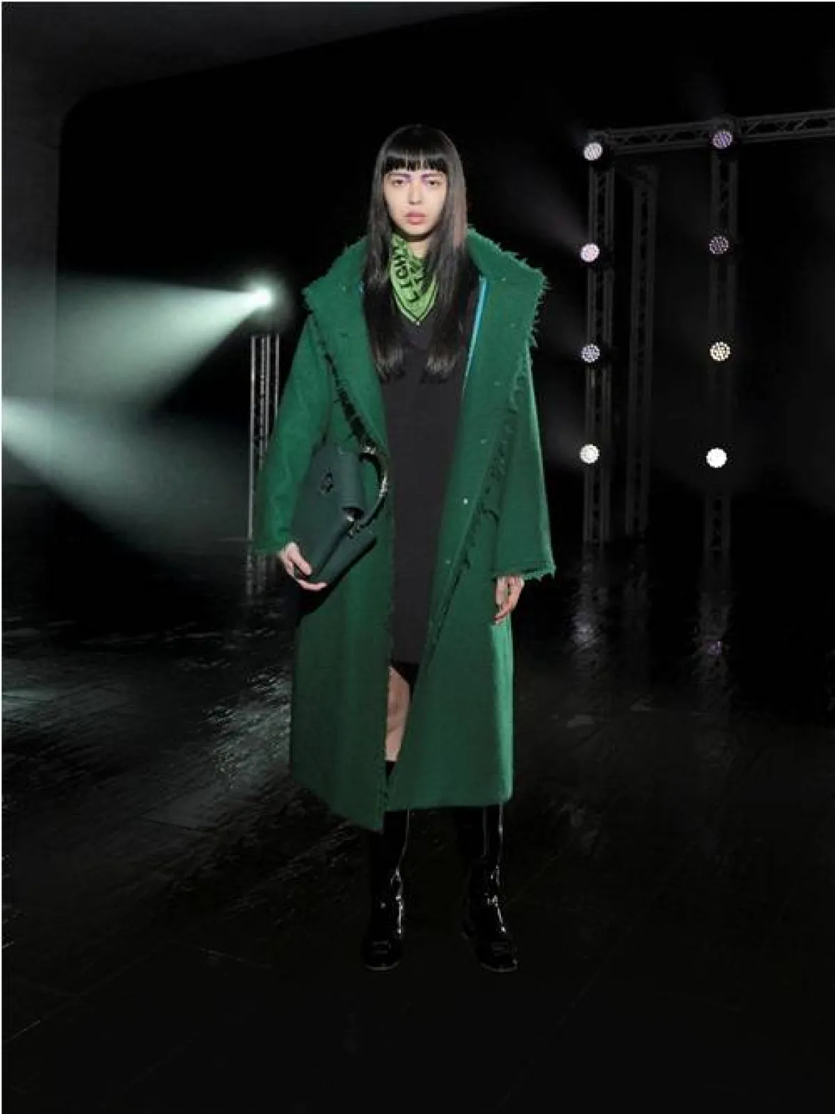 معطف باللون الأخضر، من شياتزي تشم Shiatzy Chen