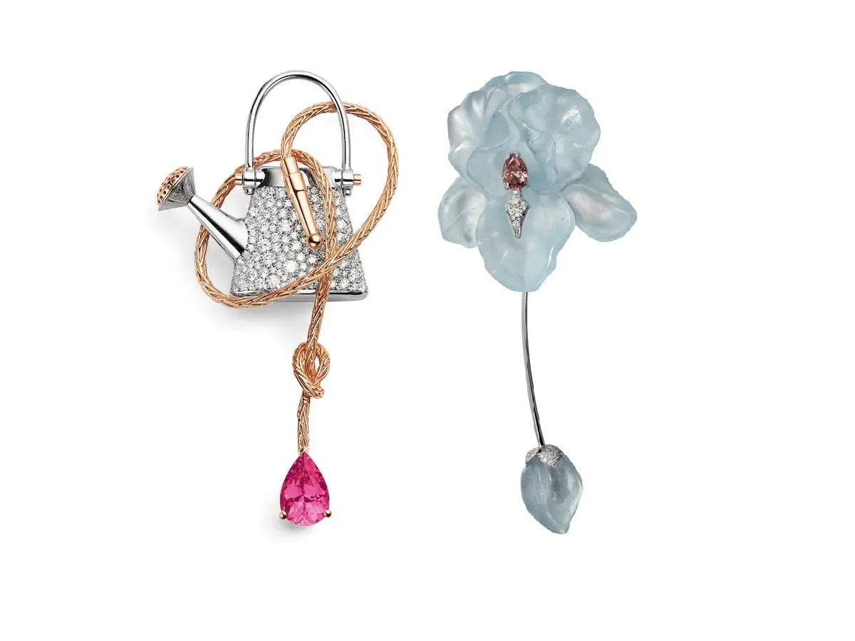 موديلات بروشات ذهب وردي وأبيض تناسبك في إطلالات الخريف