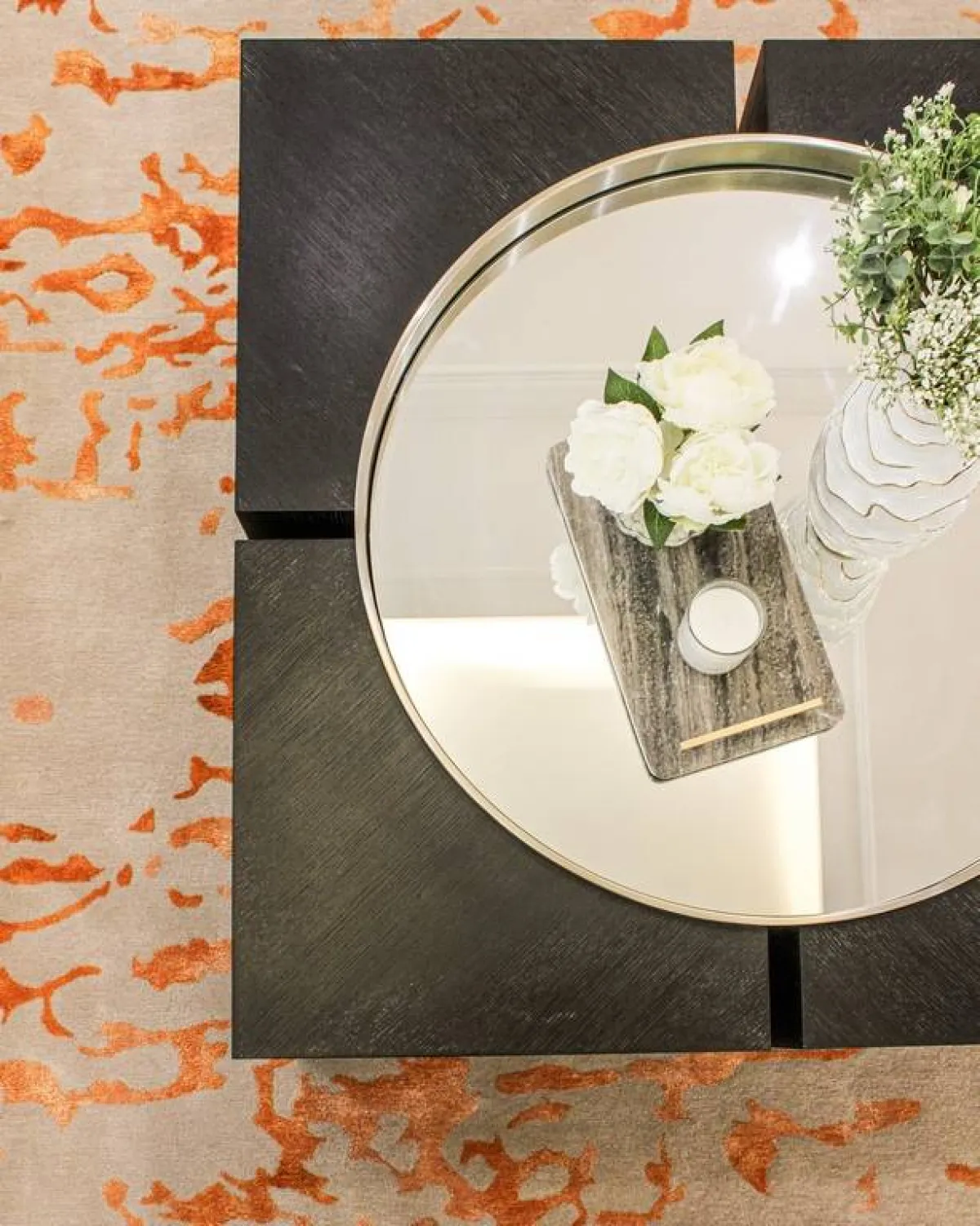 أكسسوارات، تحملها طاولة غرفة الجلوس