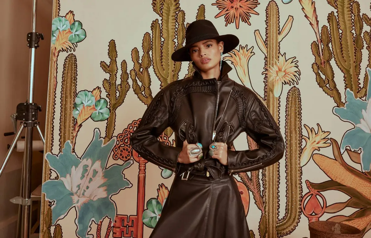 الجلد لإطلالة مؤثرة في الشتاء Winter Leather