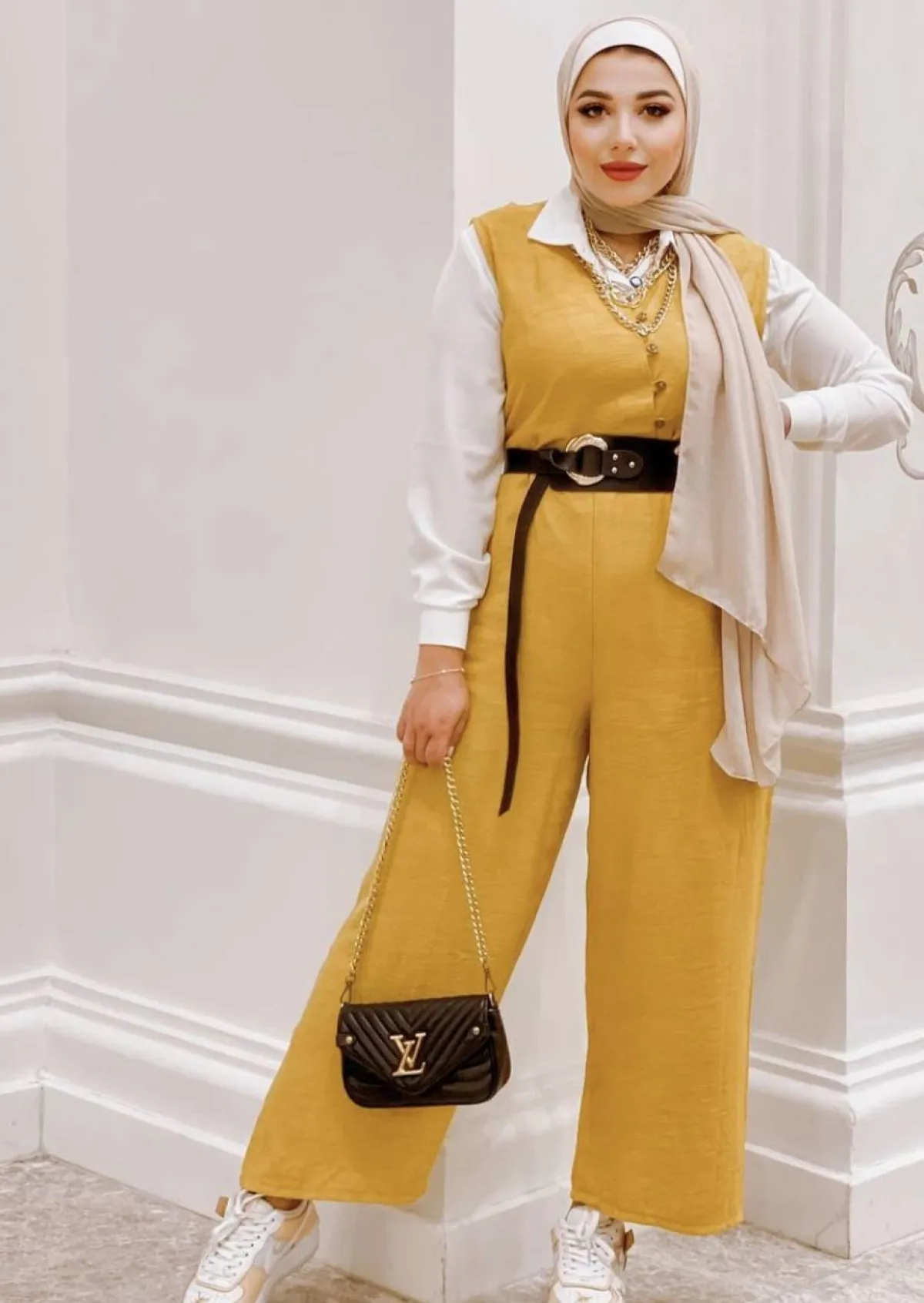 حنان الحكيم بالجمبسوت