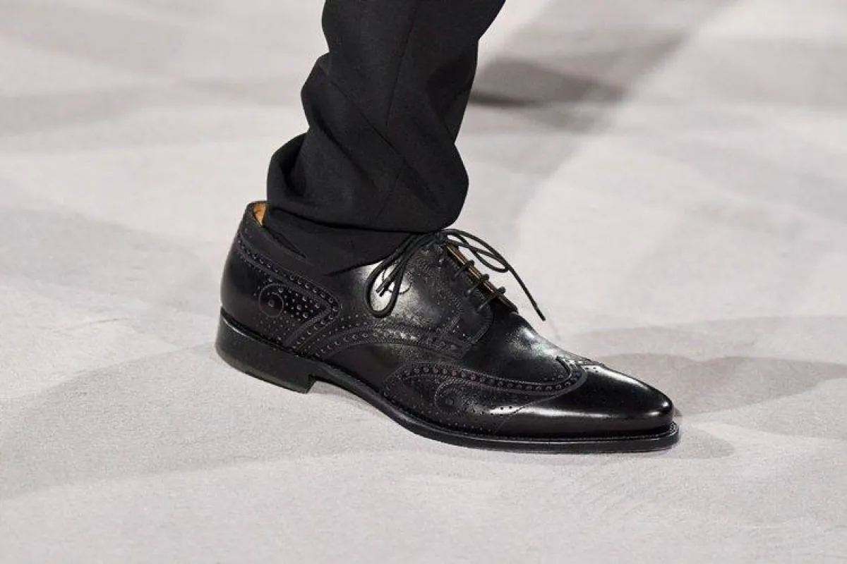 حذاء يليق بالمناسبات الفاخرة من كوشيك فيليندرا «Kaushik Velendra»