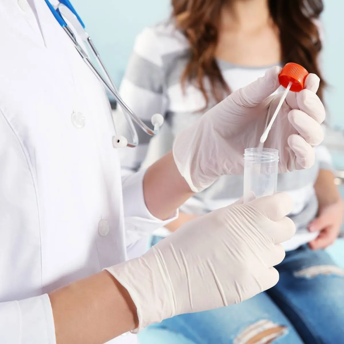 صورة تعبيرية عن فحوصات الحمل