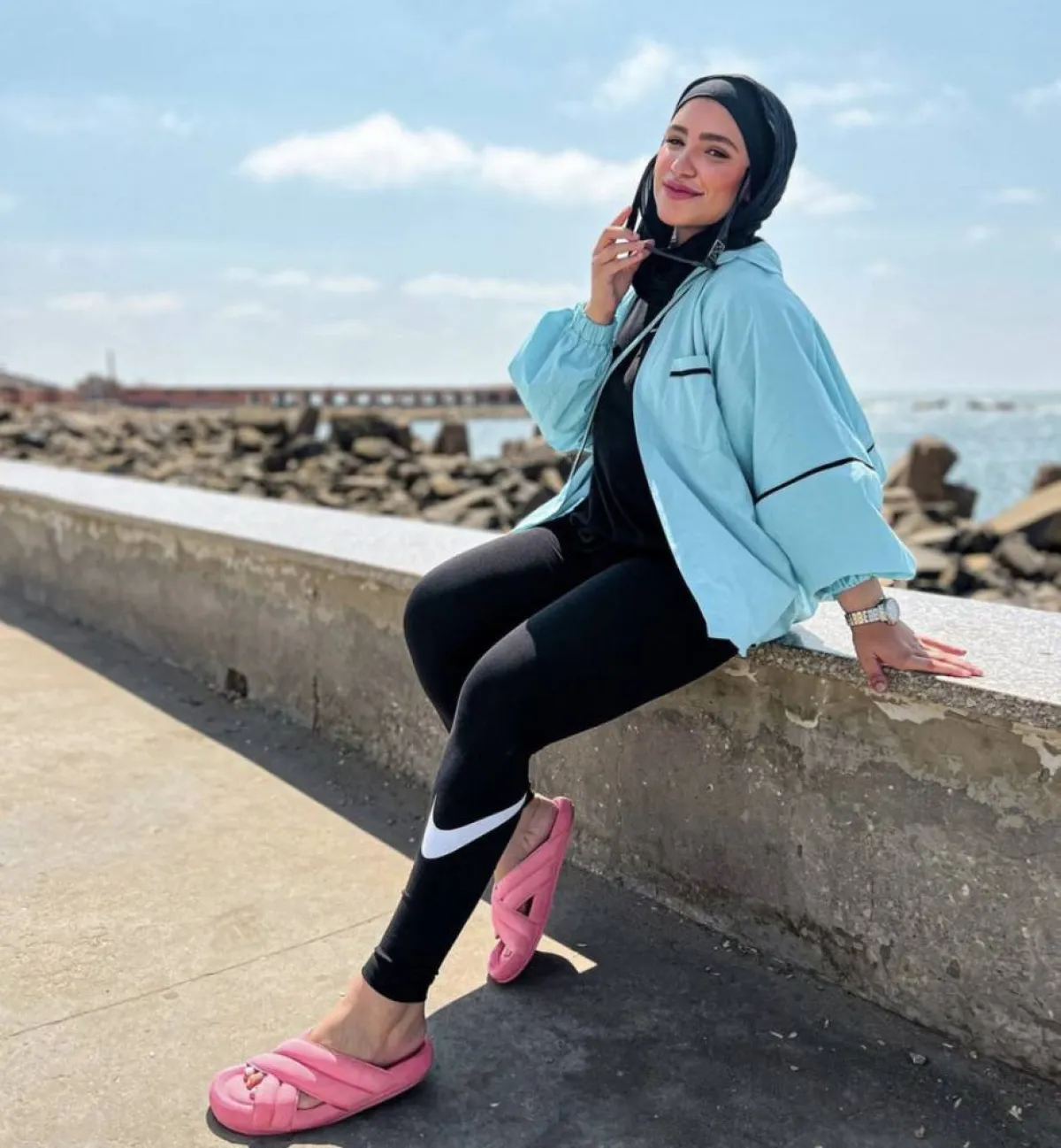 دينا رزق باطلالة مريحة