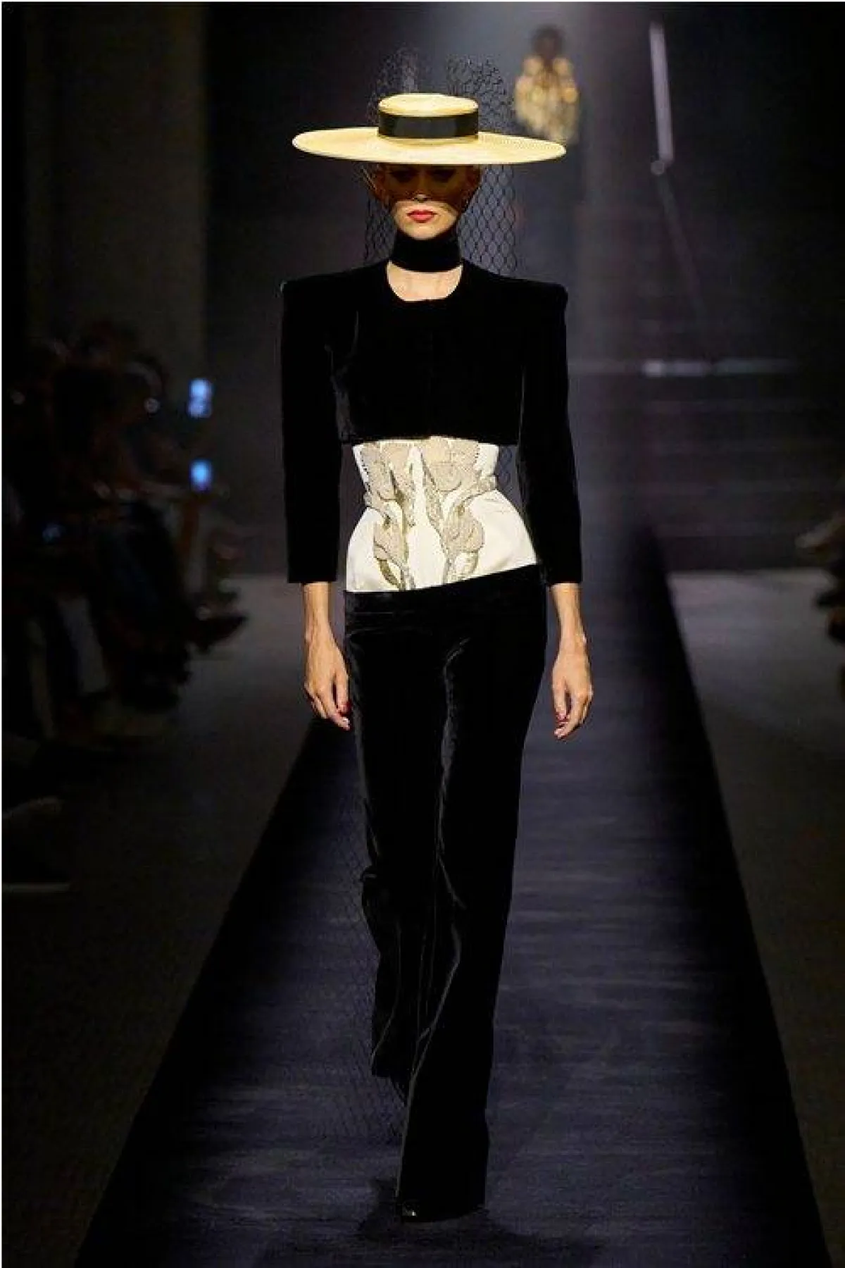 المخمل من سكياباريلي Schiaparelli