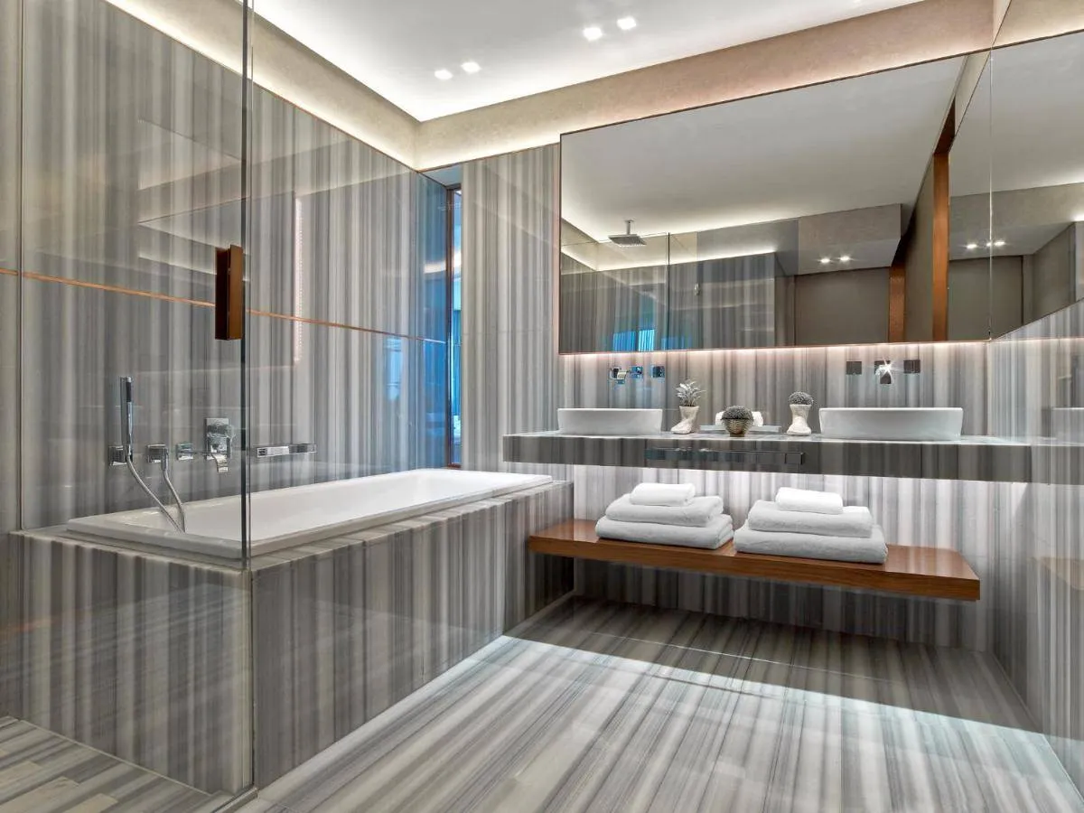 حمامات فخمة في فندق سانت ريجس اسطنبول