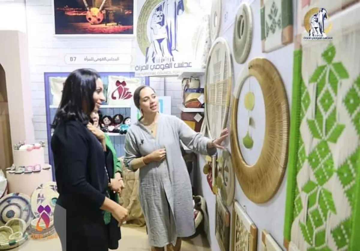 التنورة والدبكة والسمسمية وبنات بحري