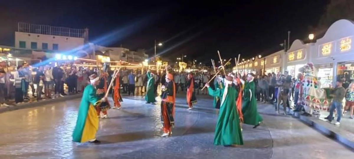 التنورة والدبكة والسمسمية وبنات بحري