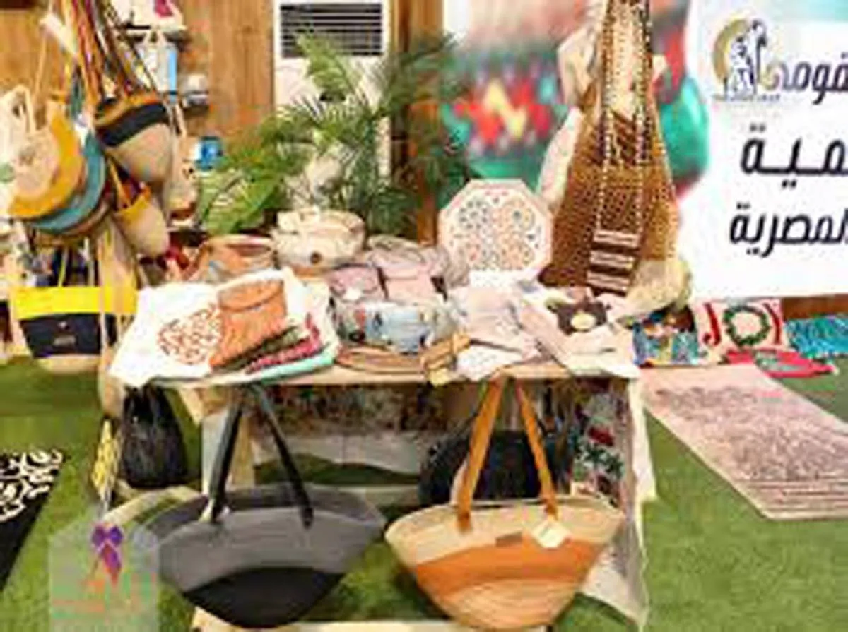 التنورة والدبكة والسمسمية وبنات بحري