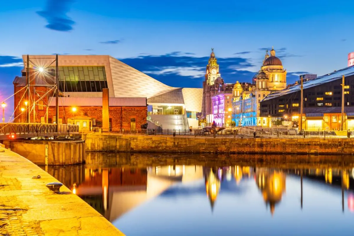 متعة السفر إلى ليفربول