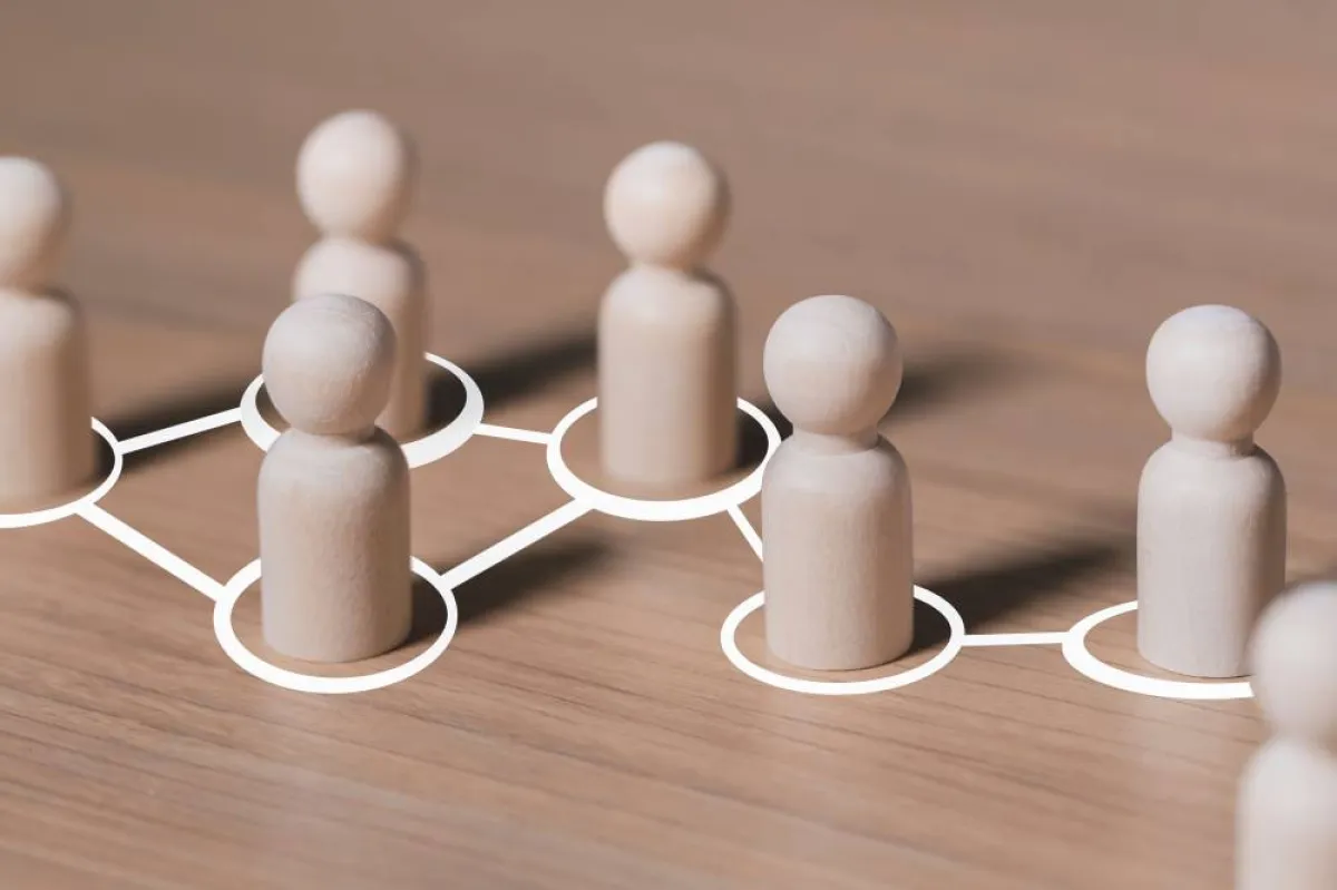 رجل الأعمال يفوّض القرارات إلى التنفيذيين