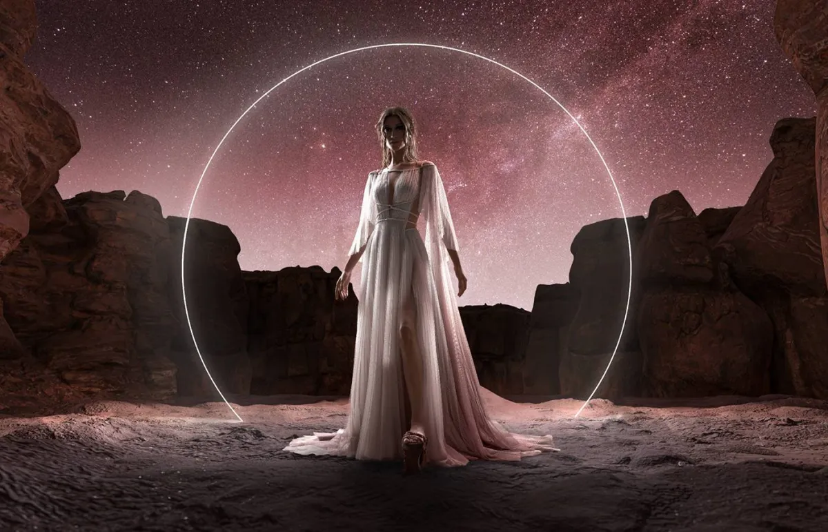 المصمم حسن إدريس: تصاميمي مستوحاة من ثقافتنا العربية وفلاسفتنا القدامى