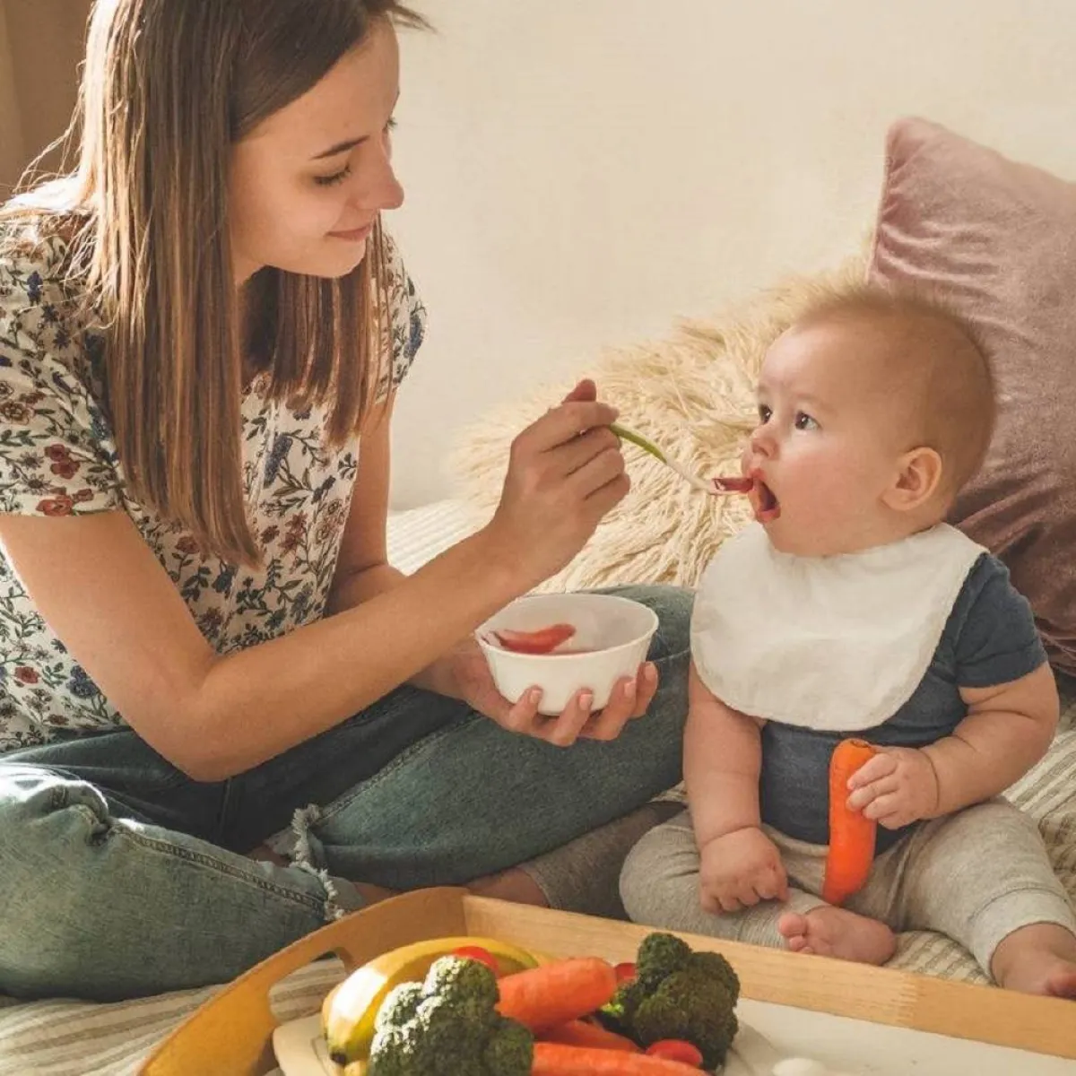 صورة تعبيرية لطفل 6 أشهر