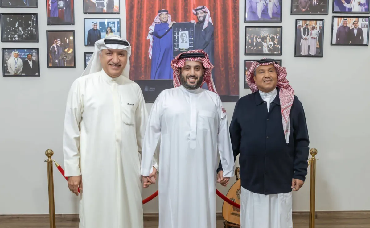 سالم الهندي وتركي ال الشيخ ومحمد عبده- الصور من المركز الاعلامي ل وسم الرياض