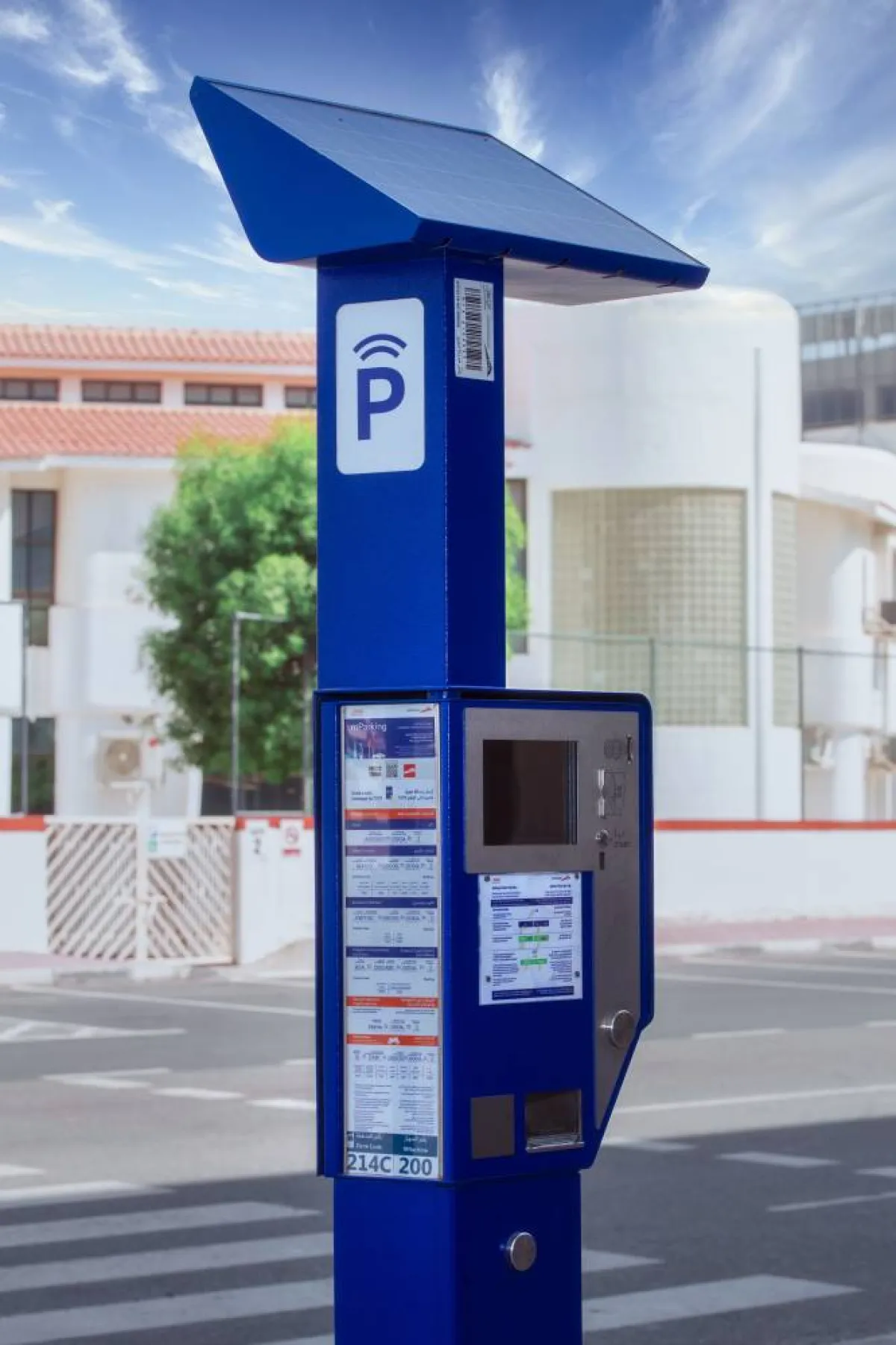 طرق دبي تستكمل أتمتة أجهزة المواقف العامة بنسبة 100%. الصورة من مكتب دبي الإعلامي