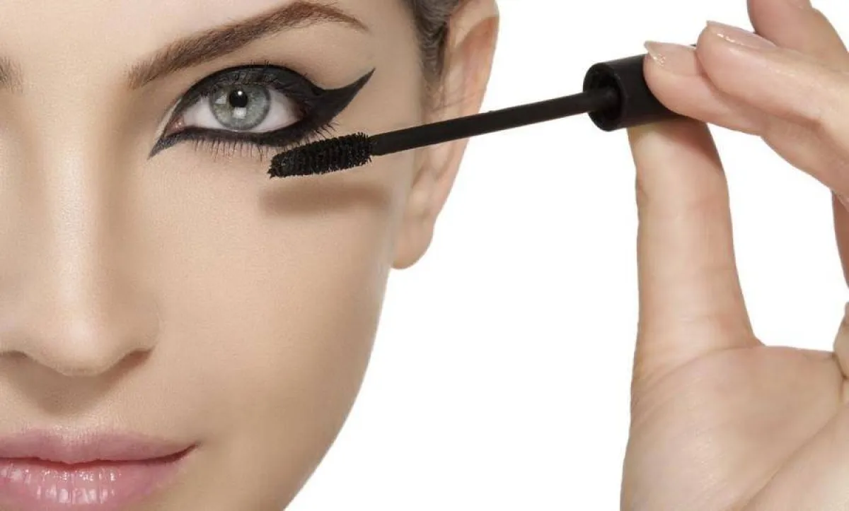 تطبيق الأيلاينر