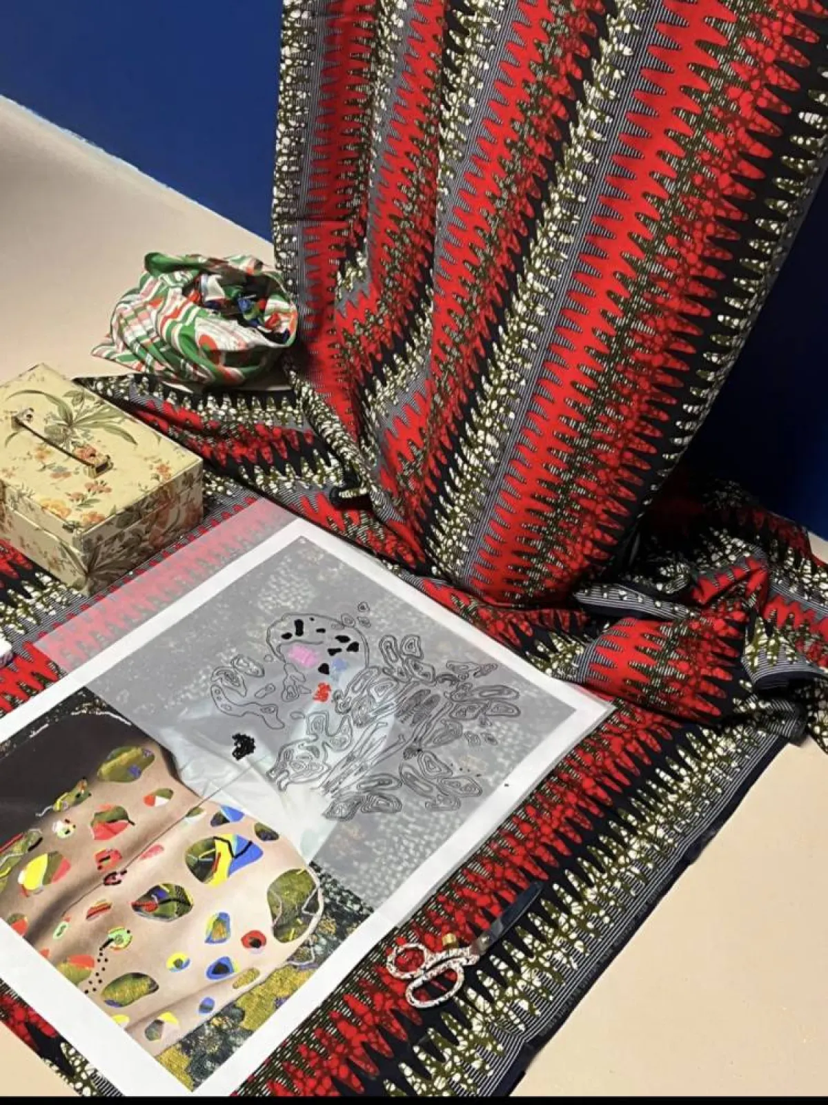 عمل حالة فكرية للفنانة هدى بيضون 