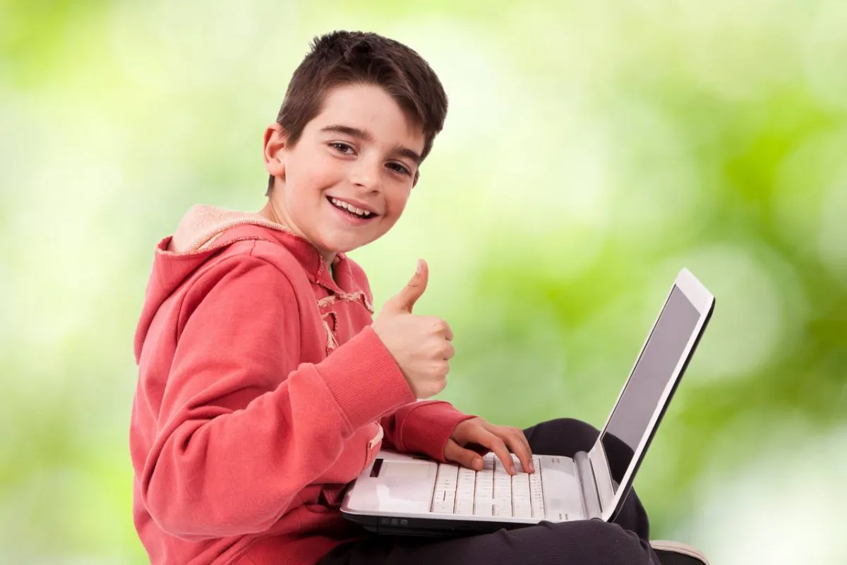 صورة لطفل على الشات