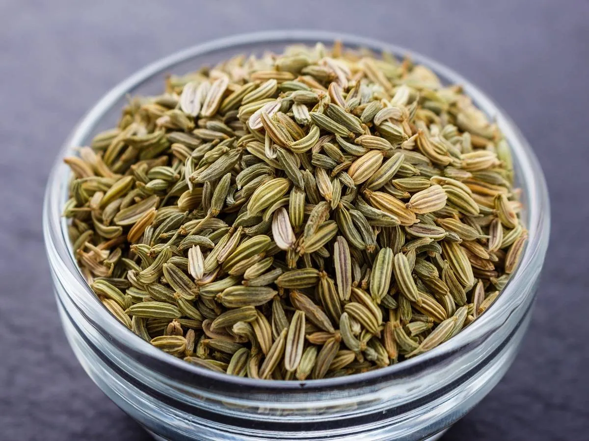 صورة لطبق يحتوي على بذور الشمر